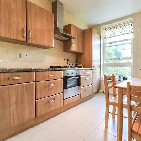 Spacious 4 Bed Flat Near London 02 Arena Greenwich 외부 사진