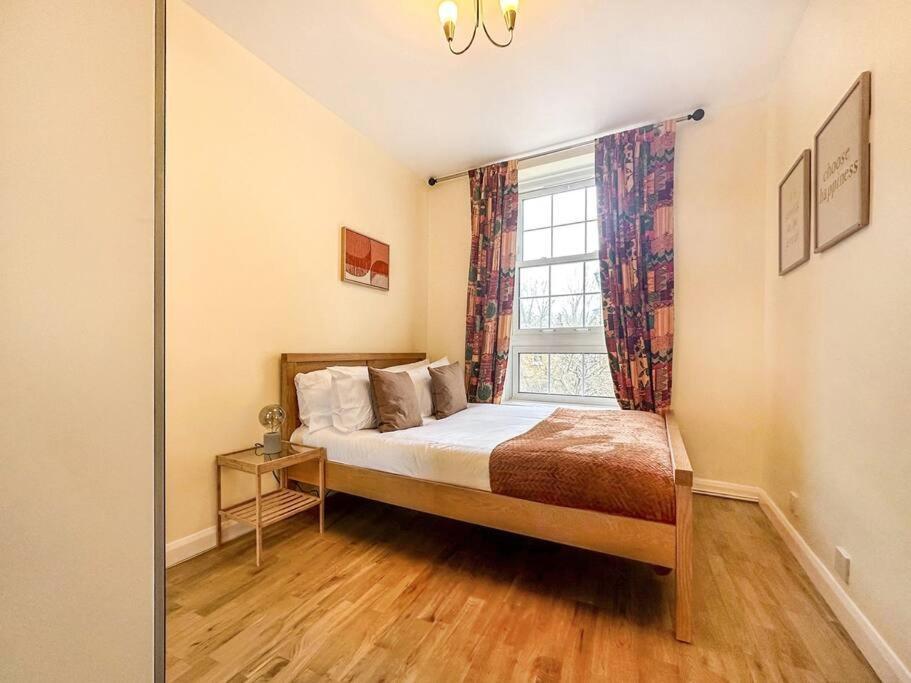Spacious 4 Bed Flat Near London 02 Arena Greenwich 외부 사진