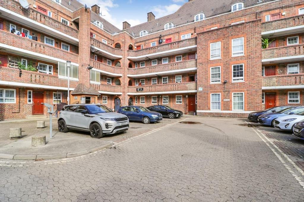 Spacious 4 Bed Flat Near London 02 Arena Greenwich 외부 사진
